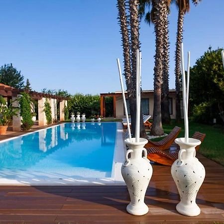 Spaziosa Villa Con Piscina E Giardino, Полиньяно-а-Маре Экстерьер фото