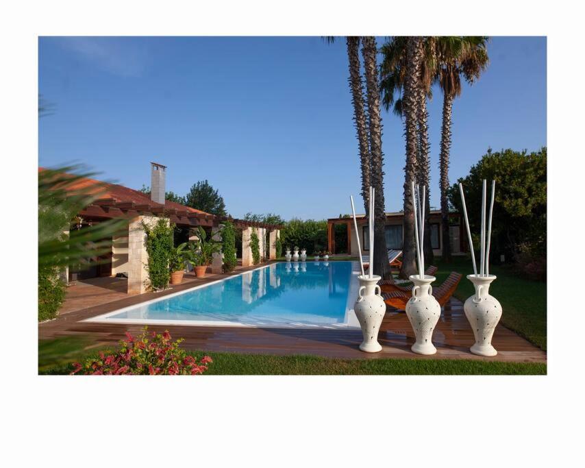 Spaziosa Villa Con Piscina E Giardino, Полиньяно-а-Маре Экстерьер фото